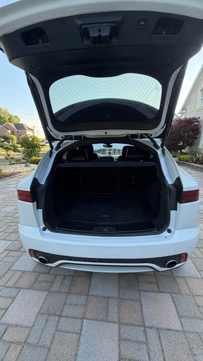 2020 Jaguar E-Pace - Image 13 of 16
