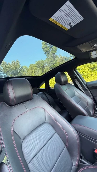 2020 Jaguar E-Pace - Image 10 of 16