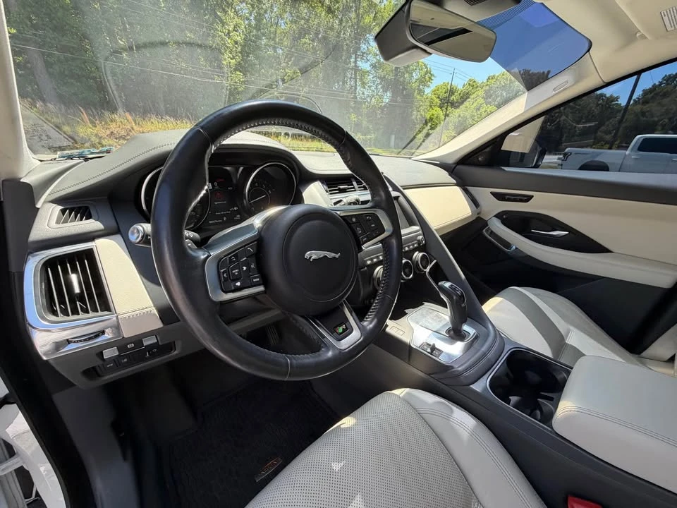 2020 Jaguar E-Pace - Image 10 of 13