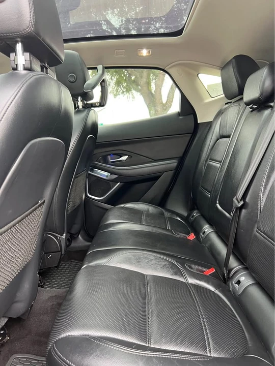 2020 Jaguar E-Pace - Image 9 of 17