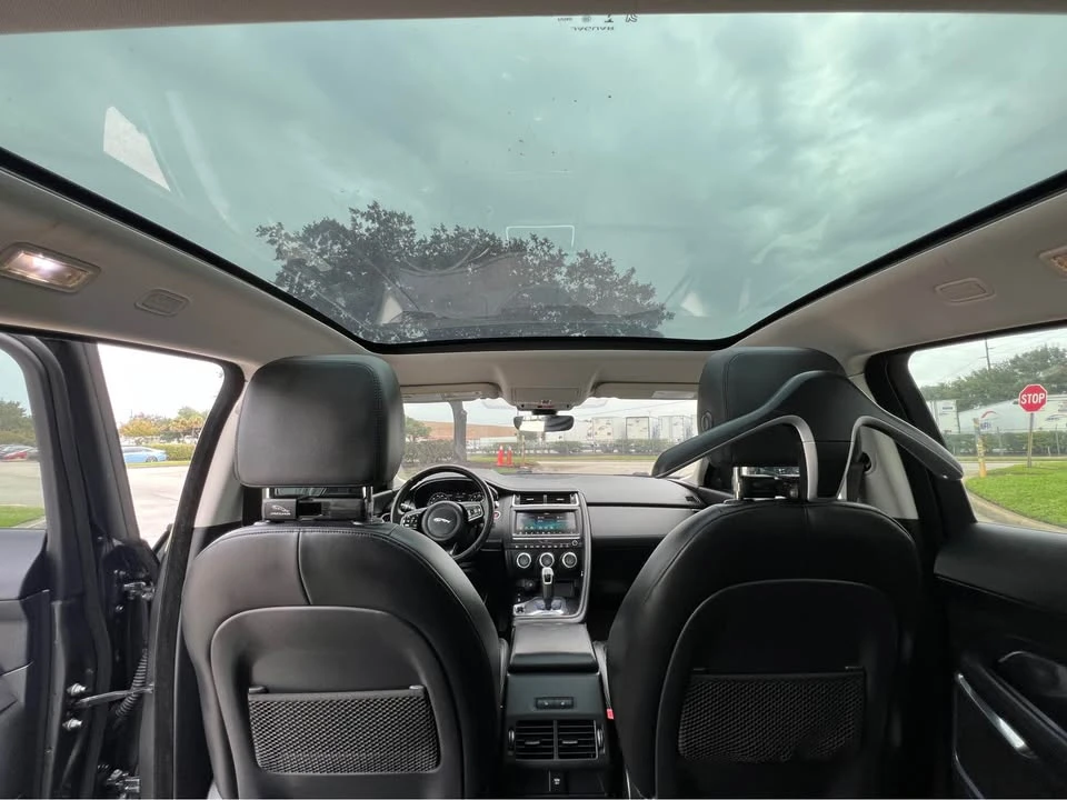 2020 Jaguar E-Pace - Image 11 of 17