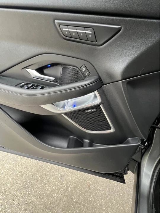 2020 Jaguar E-Pace - Image 16 of 17