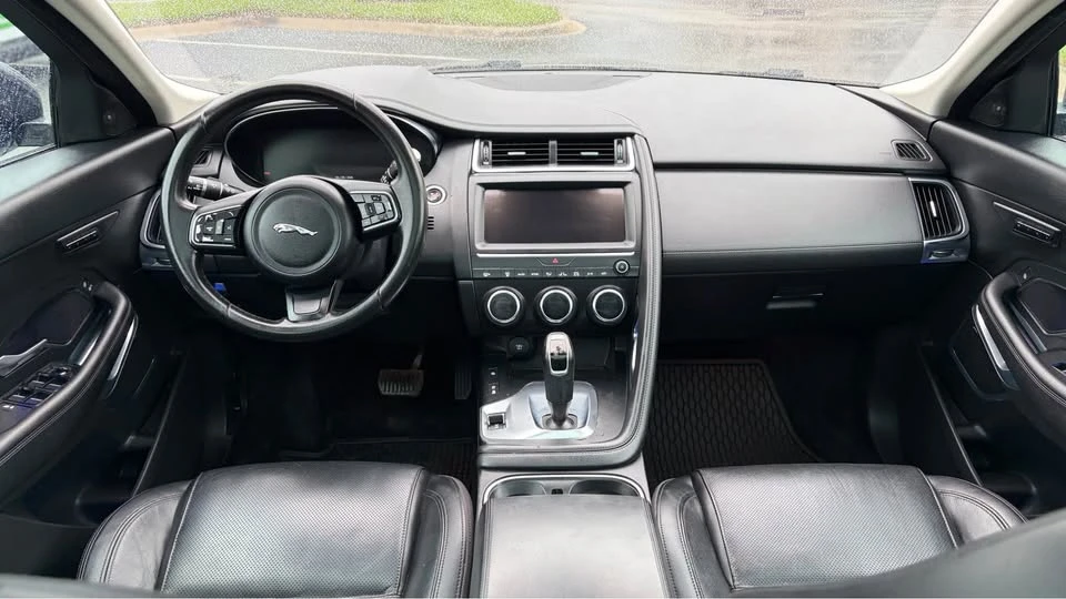 2020 Jaguar E-Pace - Image 13 of 16