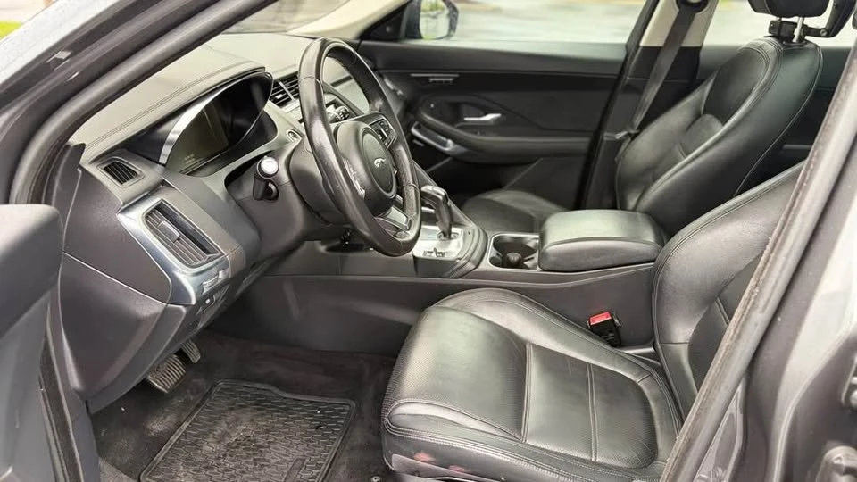 2020 Jaguar E-Pace - Image 9 of 16