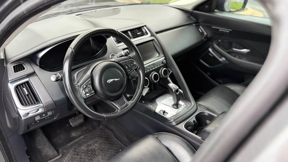 2020 Jaguar E-Pace - Image 8 of 16