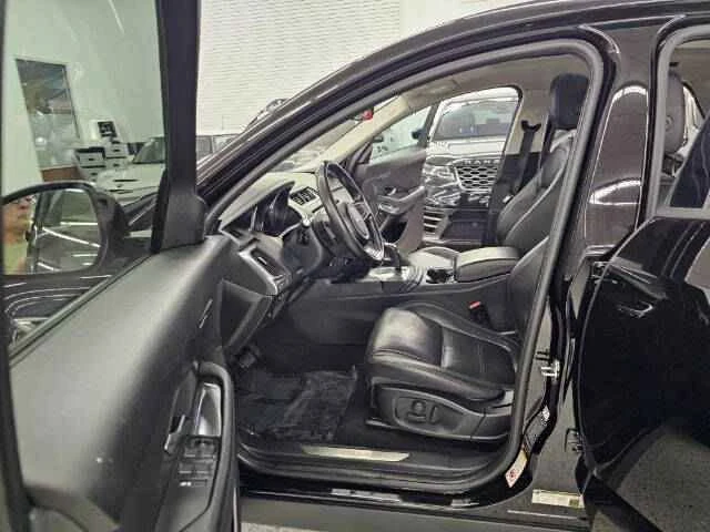 2020 Jaguar E-Pace - Image 15 of 20