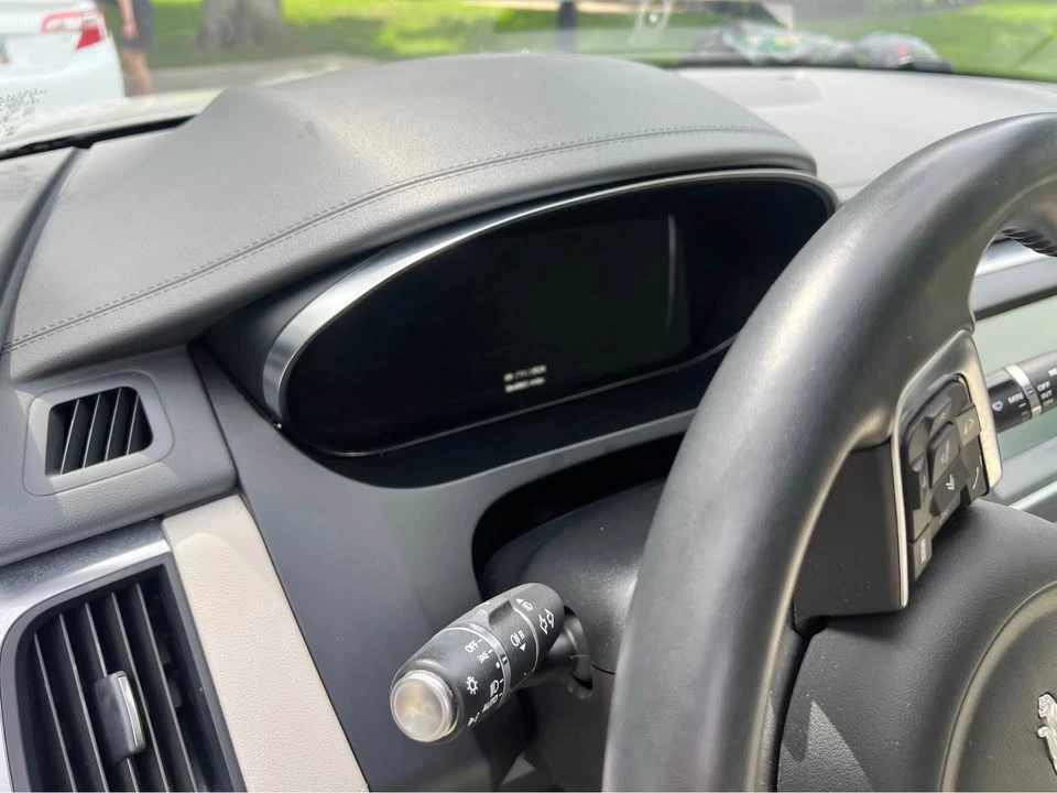 2020 Jaguar E-Pace - Image 9 of 14