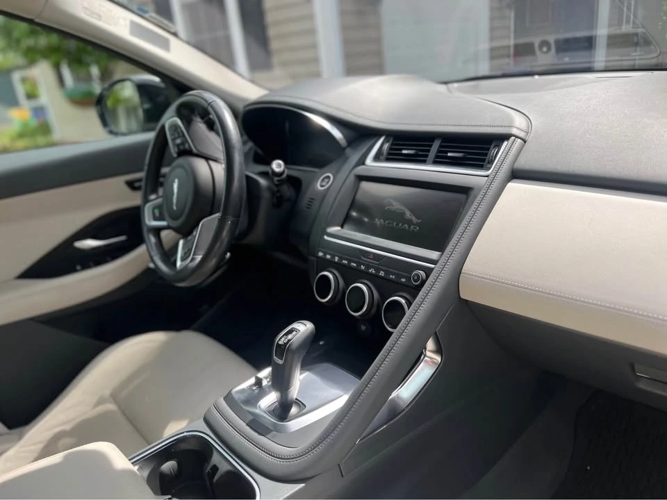2020 Jaguar E-Pace - Image 8 of 14