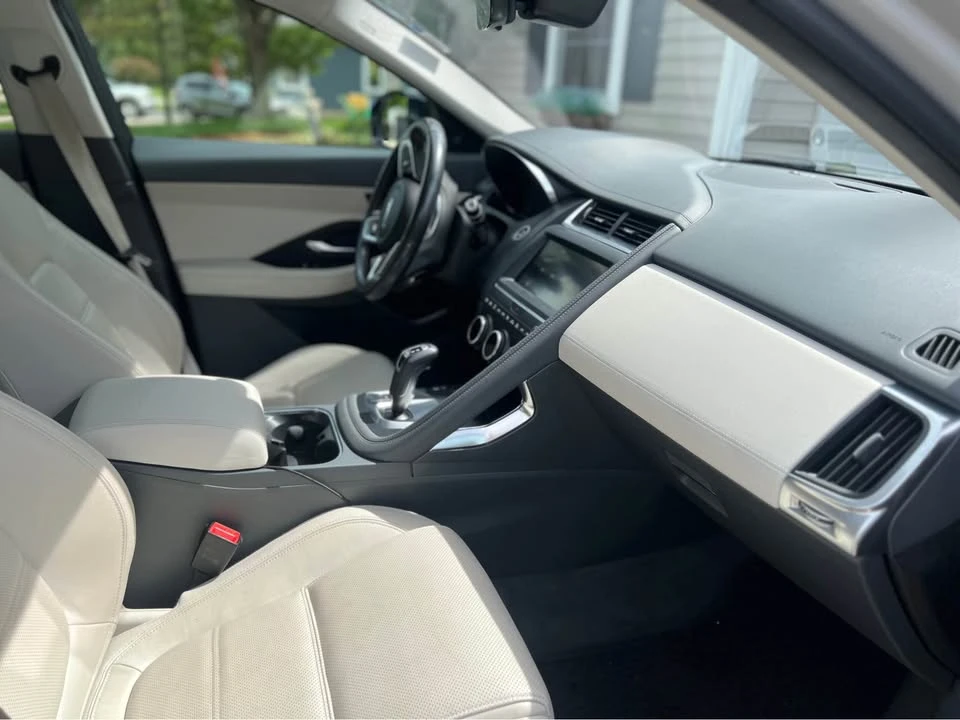 2020 Jaguar E-Pace - Image 7 of 14