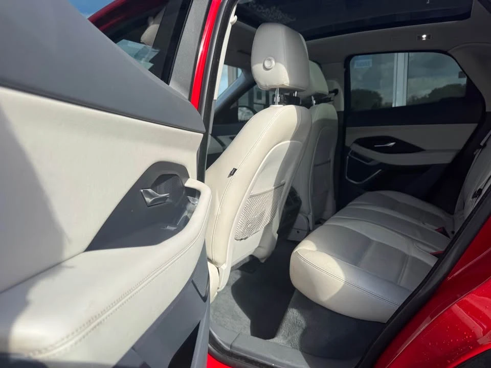 2020 Jaguar E-Pace - Image 7 of 11