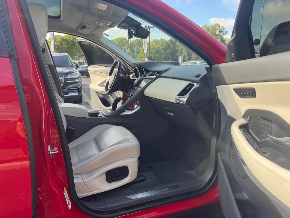 2020 Jaguar E-Pace - Image 9 of 11