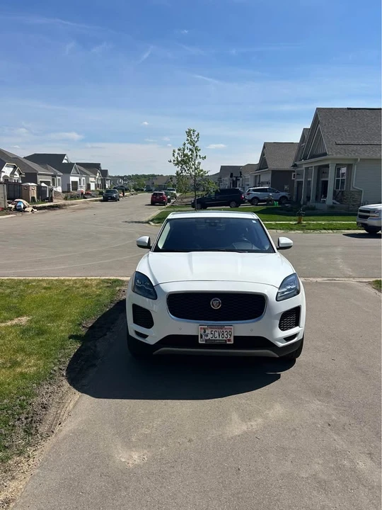 2020 Jaguar E-Pace - Image 10 of 13
