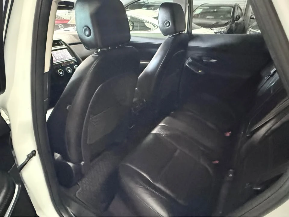 2020 Jaguar E-Pace - Image 6 of 8