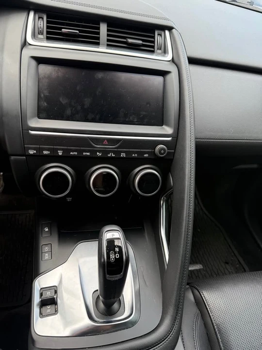 2020 Jaguar E-Pace - Image 8 of 14