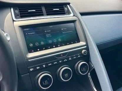 2020 Jaguar E-Pace - Image 16 of 19