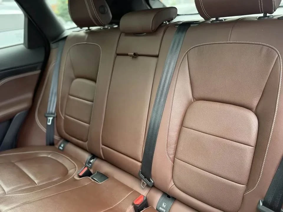 2020 Jaguar E-Pace - Image 17 of 18