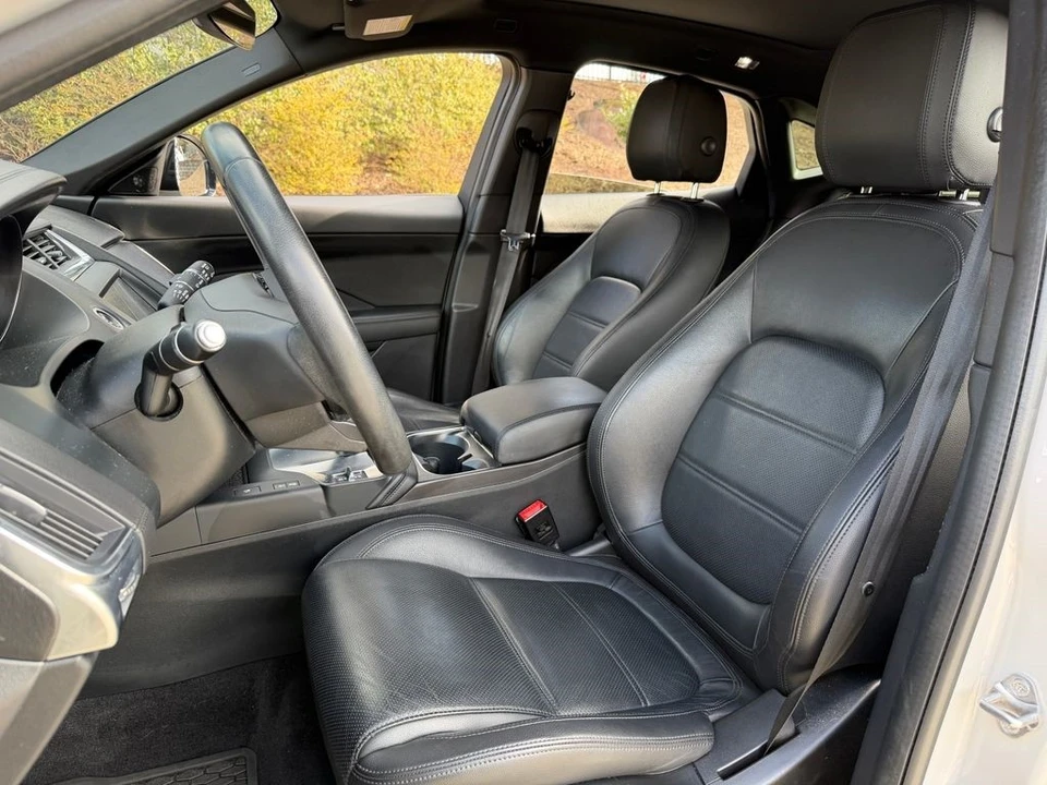 2020 Jaguar E-Pace - Image 18 of 21