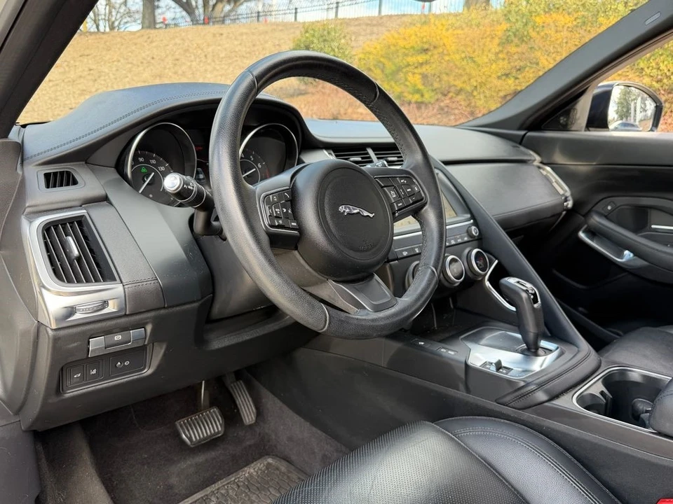 2020 Jaguar E-Pace - Image 17 of 21