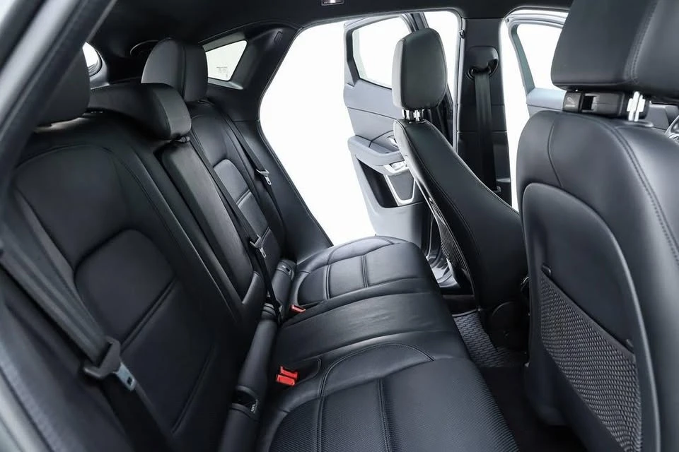 2020 Jaguar E-Pace - Image 15 of 17