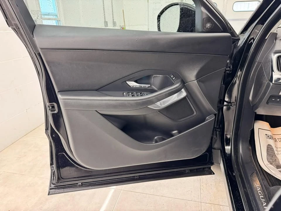 2020 Jaguar E-Pace - Image 11 of 20