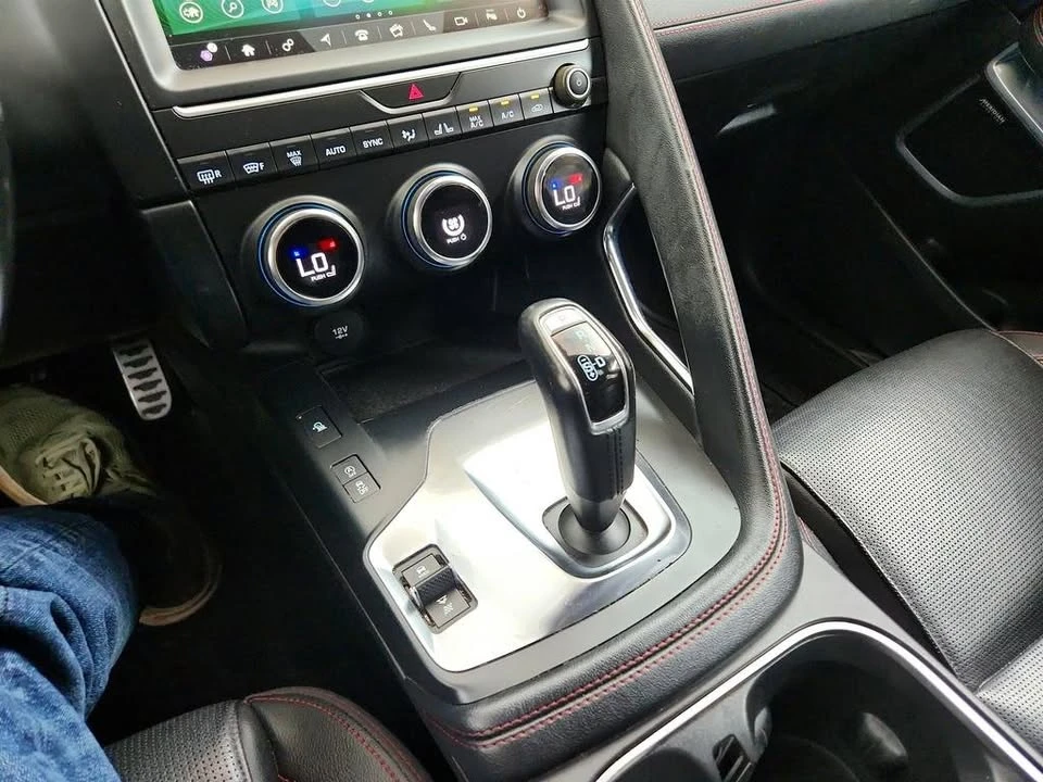 2020 Jaguar E-Pace - Image 19 of 20
