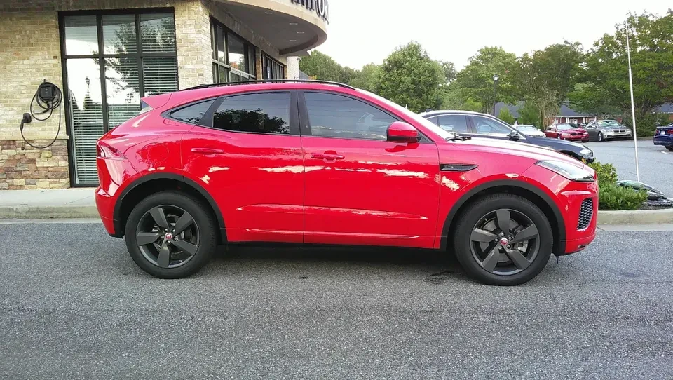 2020 Jaguar E-Pace - Image 5 of 20