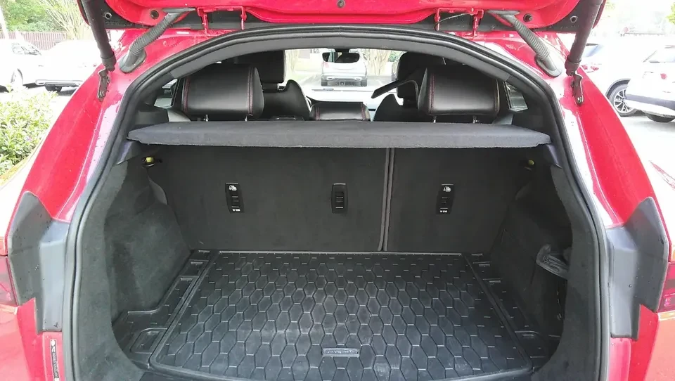 2020 Jaguar E-Pace - Image 16 of 20