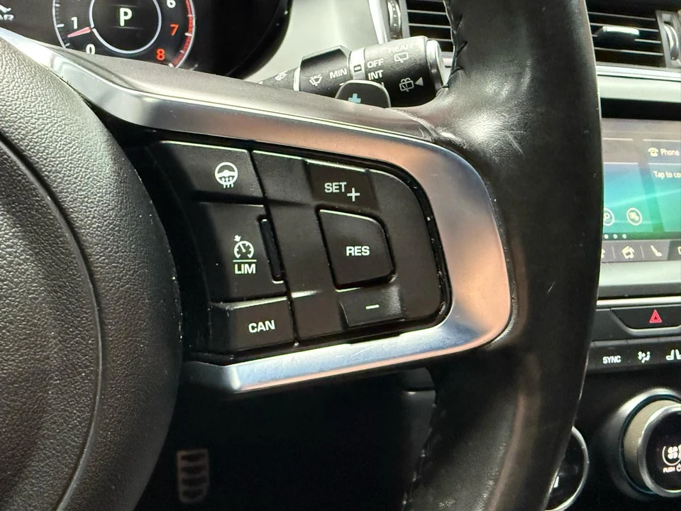 2020 Jaguar E-Pace - Image 14 of 21