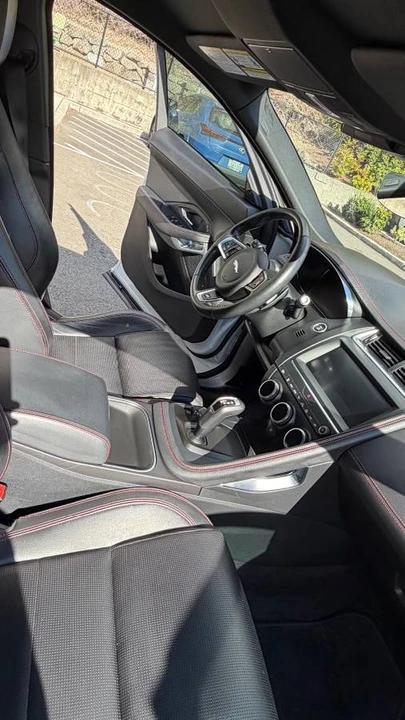 2020 Jaguar E-Pace - Image 8 of 13