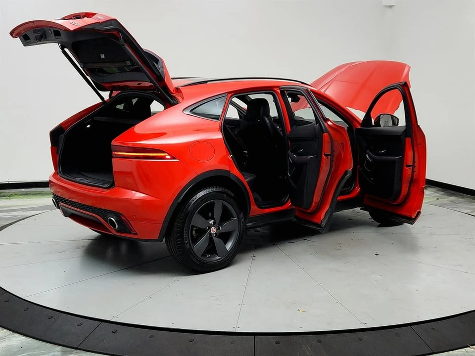 2020 Jaguar E-Pace - Image 11 of 12