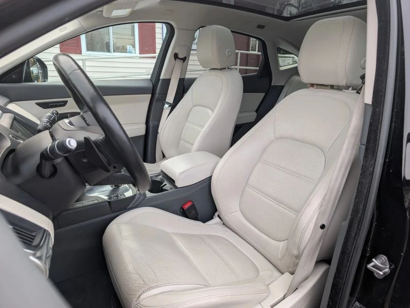 2020 Jaguar E-Pace - Image 9 of 12