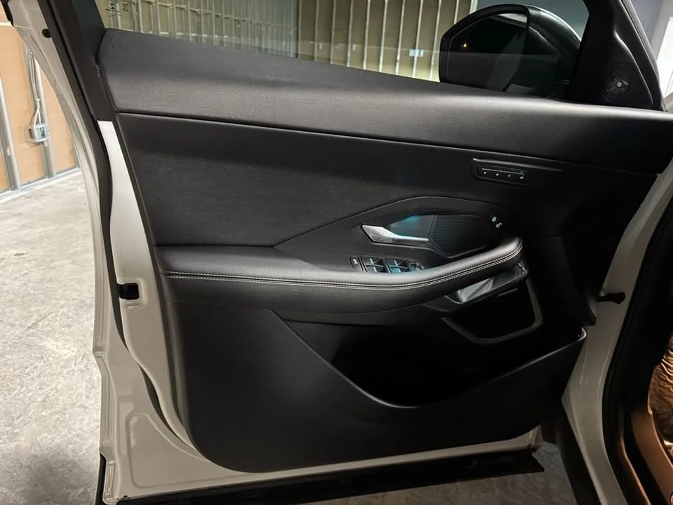 2020 Jaguar E-Pace - Image 12 of 20