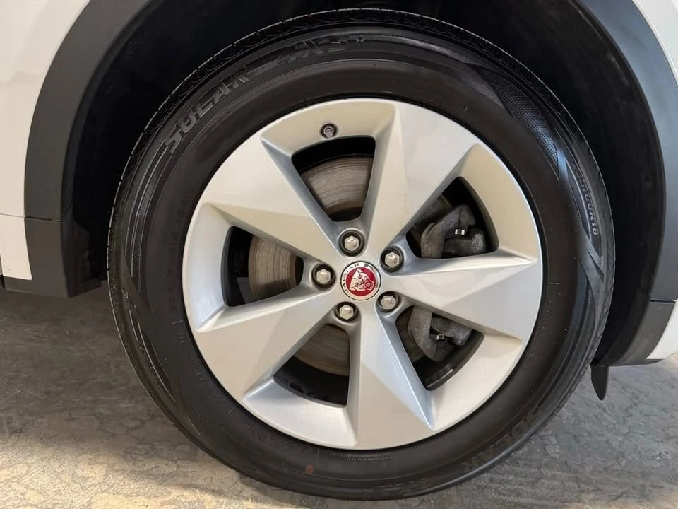 2020 Jaguar E-Pace - Image 19 of 20