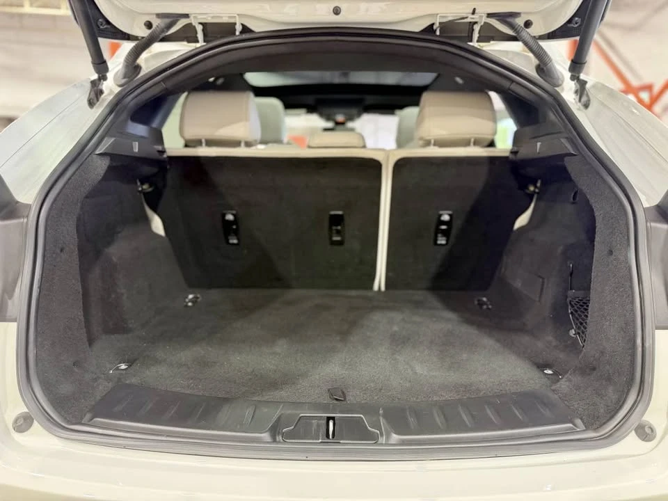 2020 Jaguar E-Pace - Image 10 of 20