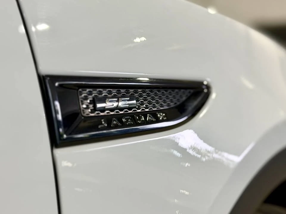 2020 Jaguar E-Pace - Image 8 of 20