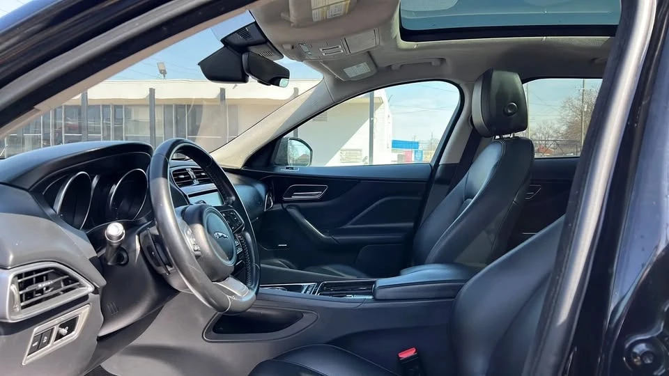 2020 Jaguar F-Pace - Image 7 of 11