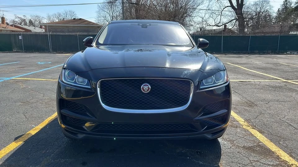 2020 Jaguar F-Pace - Image 2 of 11