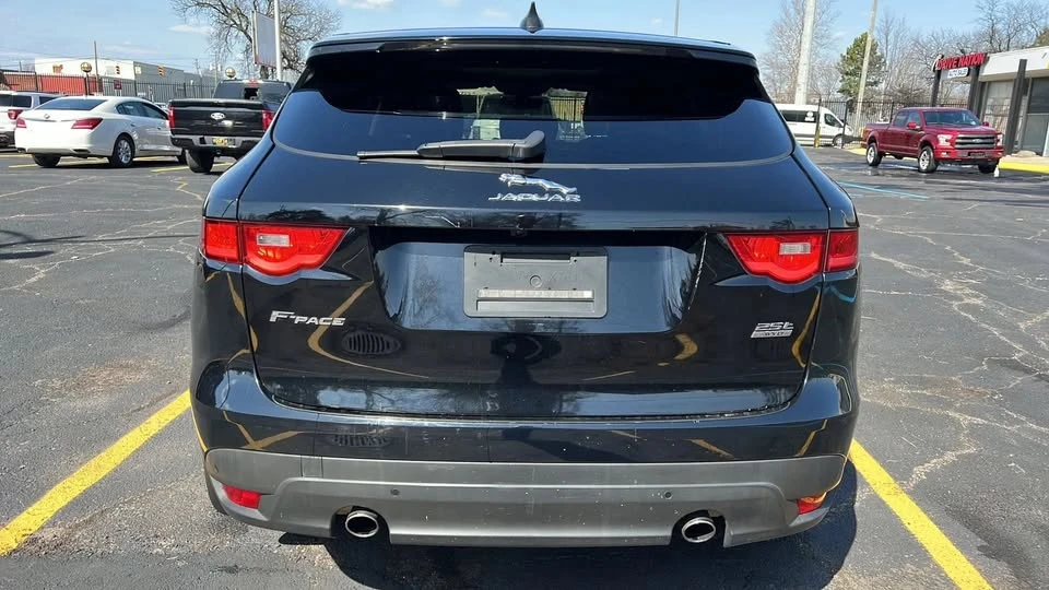 2020 Jaguar F-Pace - Image 5 of 11