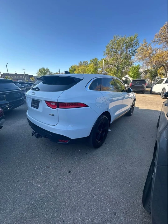 2020 Jaguar F-Pace - Image 2 of 3