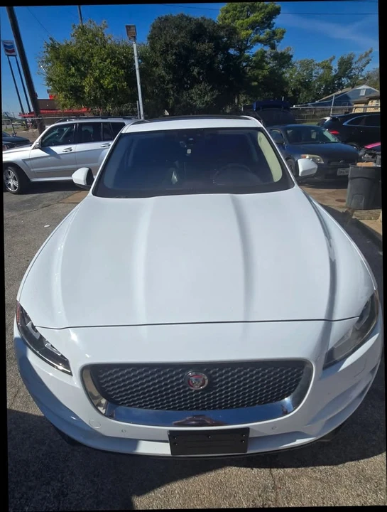 2020 Jaguar F-Pace - Image 10 of 20
