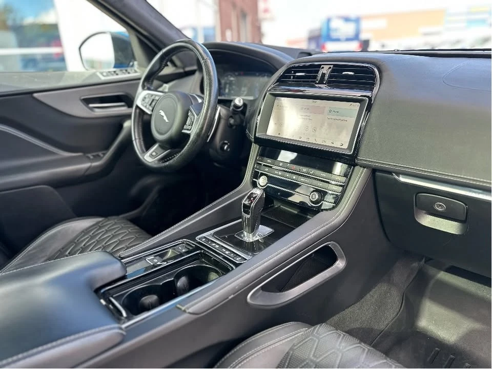 2020 Jaguar F-Pace - Image 19 of 20