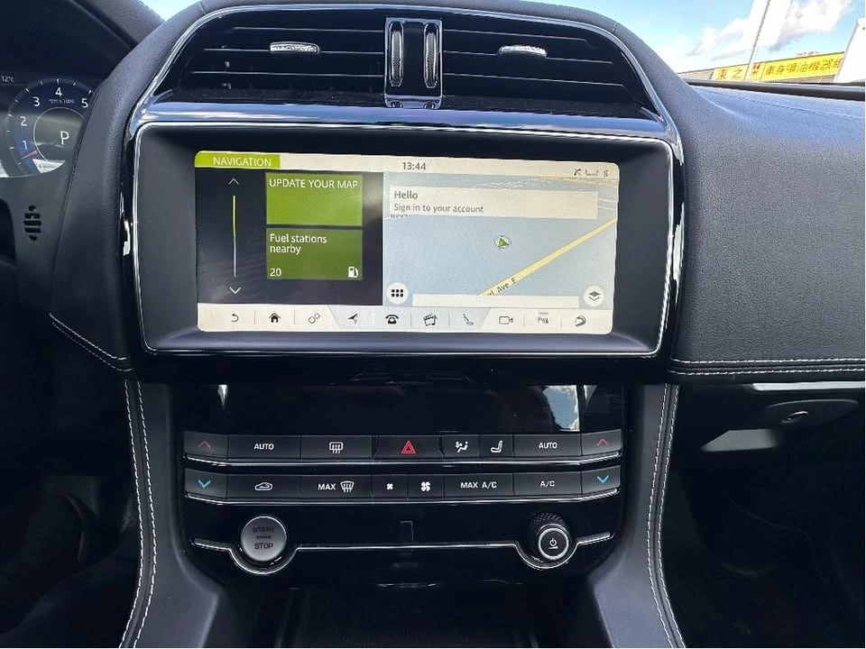 2020 Jaguar F-Pace - Image 15 of 20