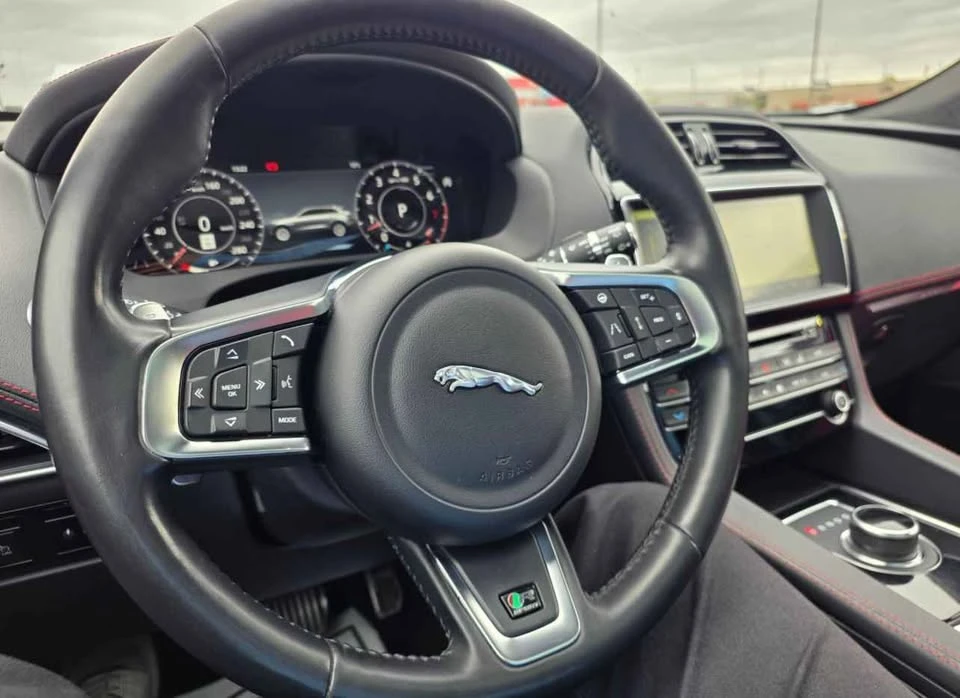 2020 Jaguar F-Pace - Image 3 of 5