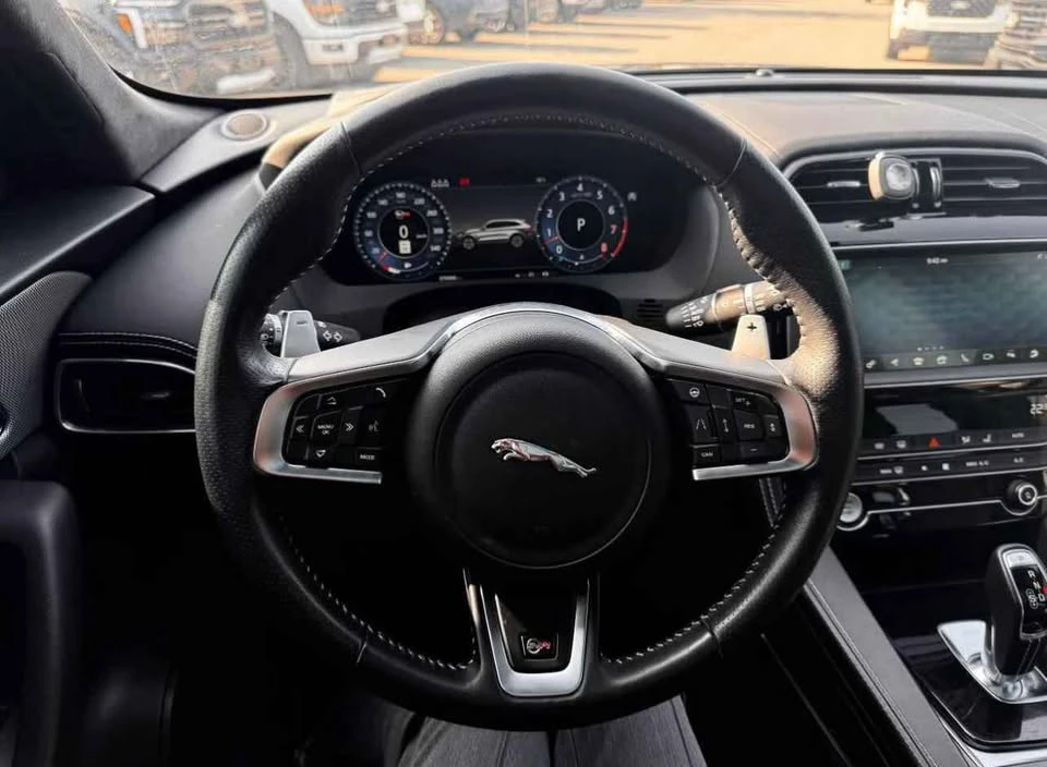 2020 Jaguar F-Pace - Image 3 of 7