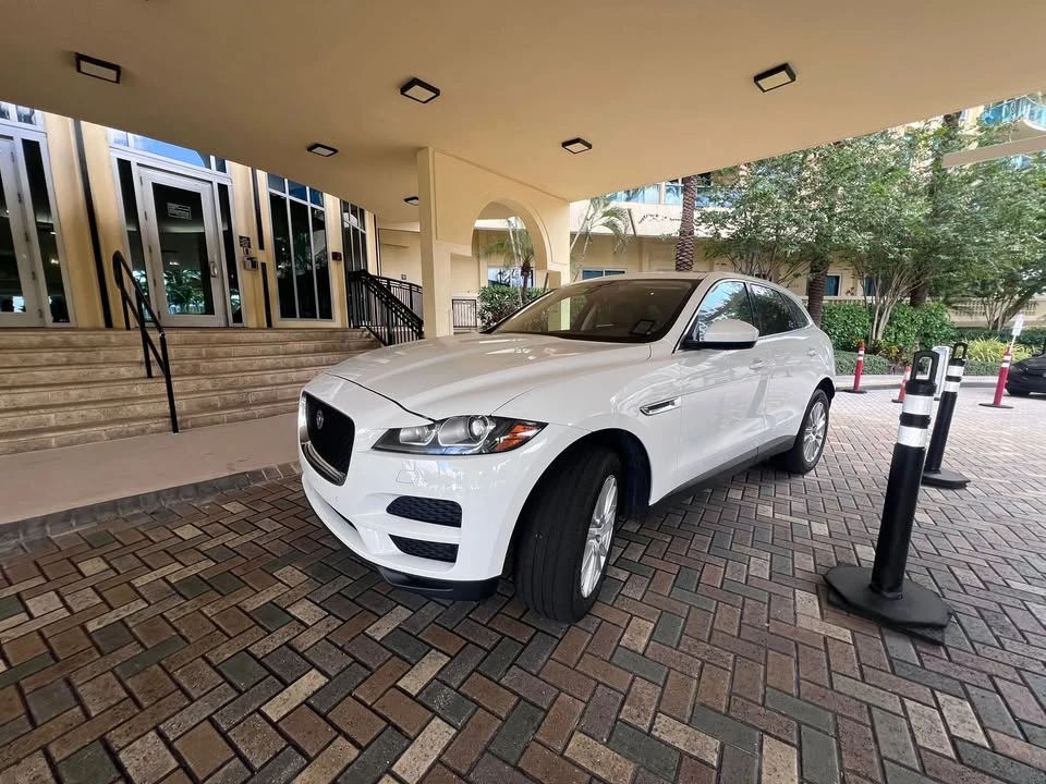 2020 Jaguar F-Pace - Image 3 of 7