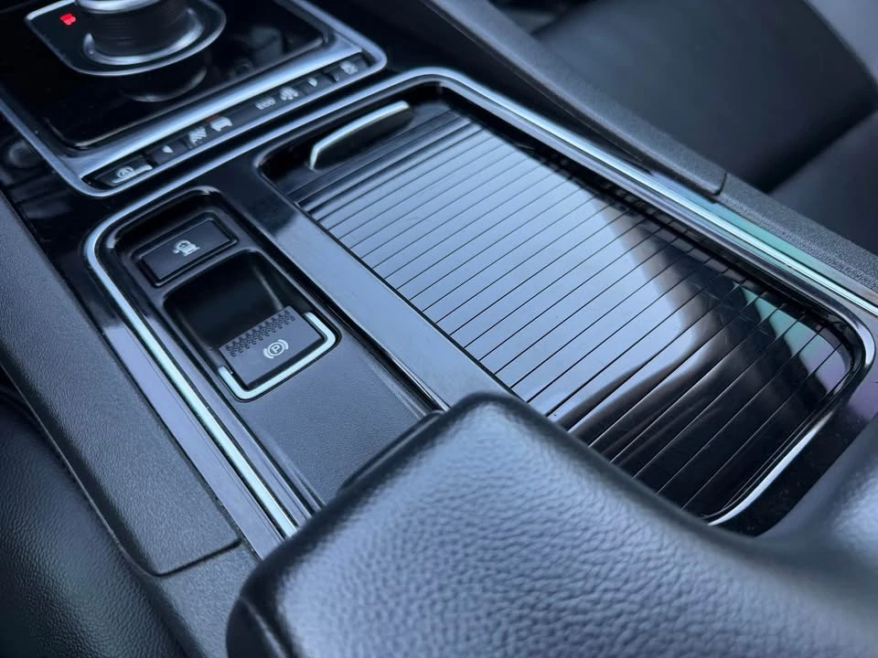 2020 Jaguar F-Pace - Image 12 of 18