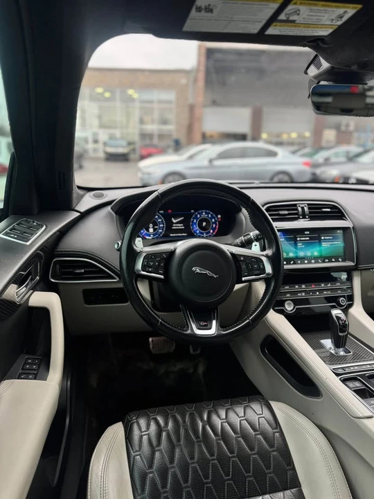 2020 Jaguar F-Pace - Image 7 of 15