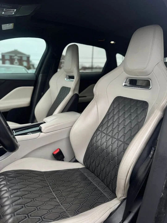 2020 Jaguar F-Pace - Image 12 of 15