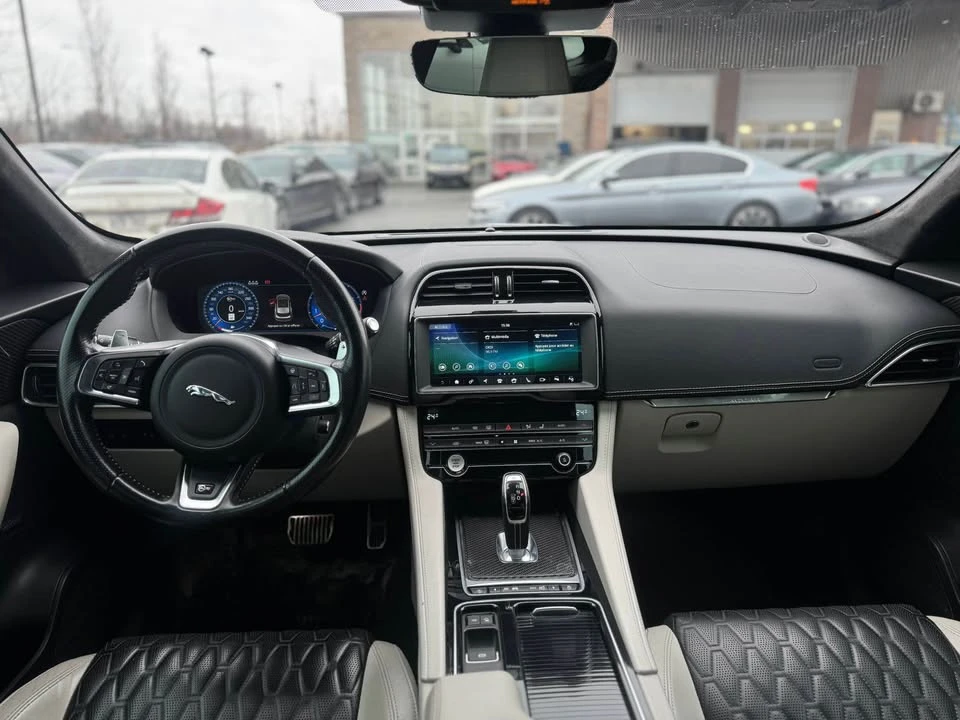 2020 Jaguar F-Pace - Image 9 of 15