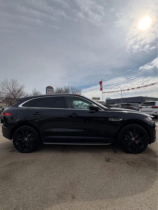 2020 Jaguar F-Pace - Image 10 of 18